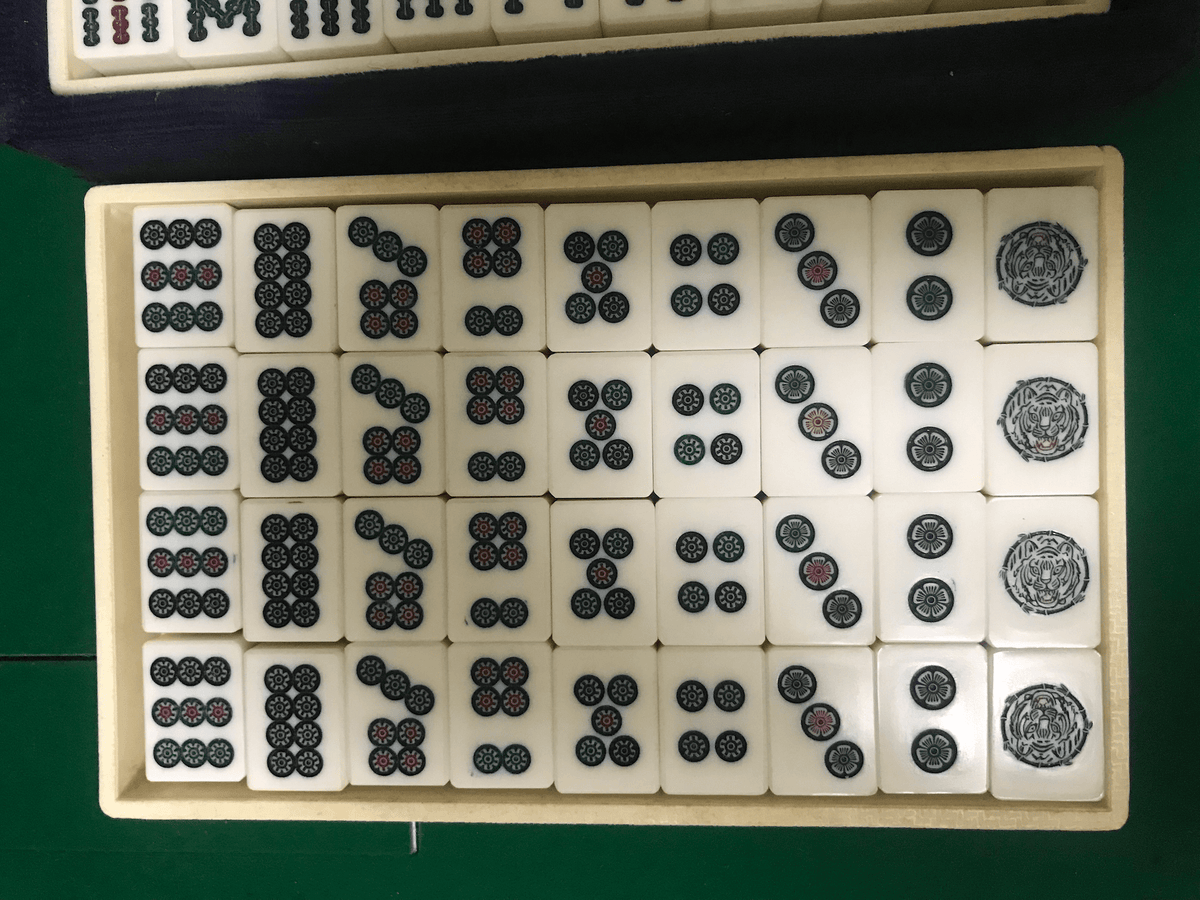 未使用品 虎牌 キングバード 麻雀牌 関東書体 背竹 虎一筒 未使用品 虎牌 キングバード 麻雀牌 関東書体 背竹 虎一筒